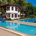 Yucelen Szálloda 4*